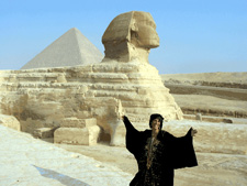 Nicki Scully at Giza in front of the Sphinx